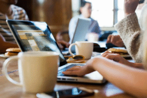 بهترین زمان مصرف قهوه برای بیداری و درس خواندن
